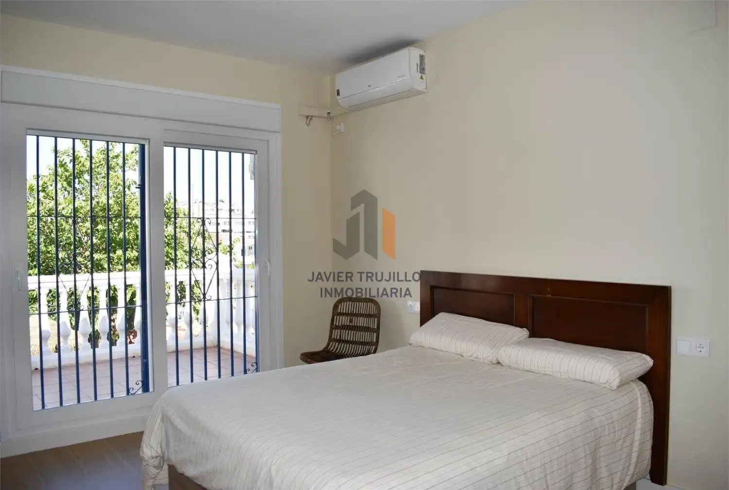 Dormitori de Casa o xalet en venda en Vélez-Málaga amb Terrassa, Traster i Moblat