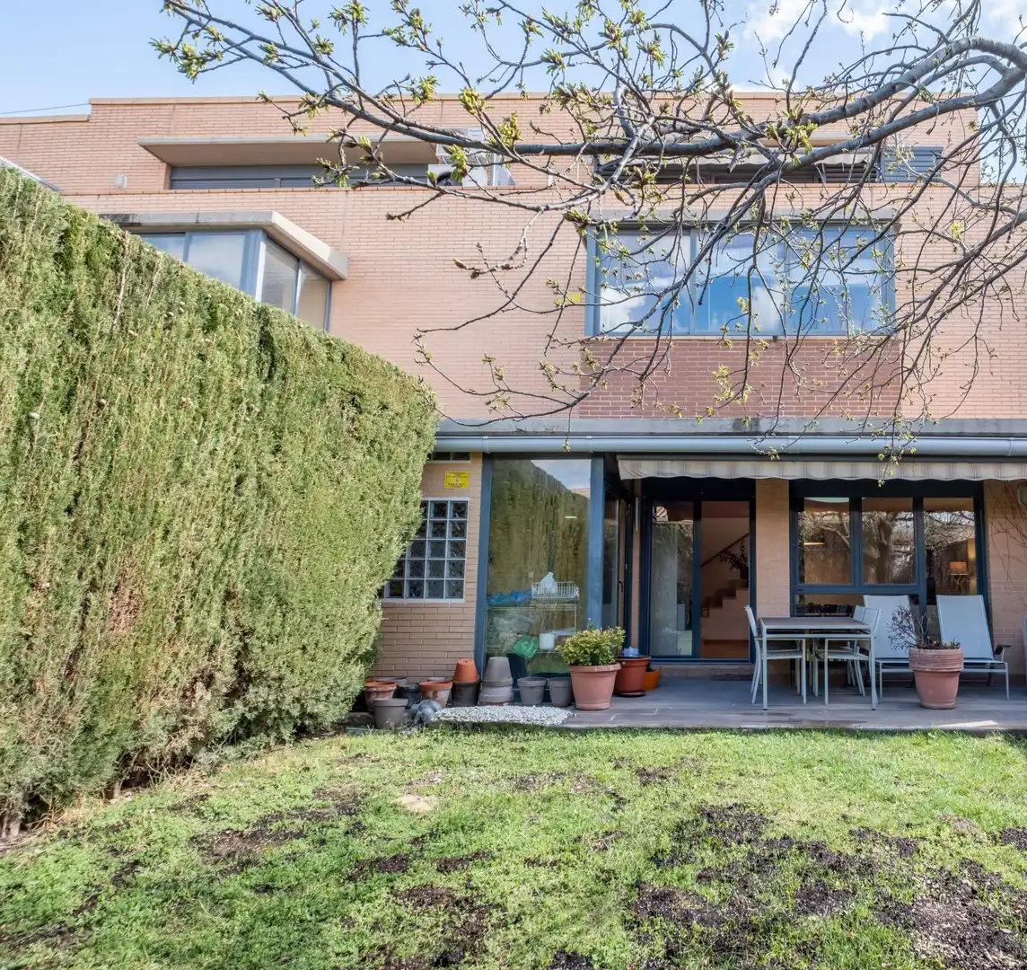 Exterior view of Detached homes for sale in Cuarte de Huerva  with Air Conditioner, Heating and Private garden