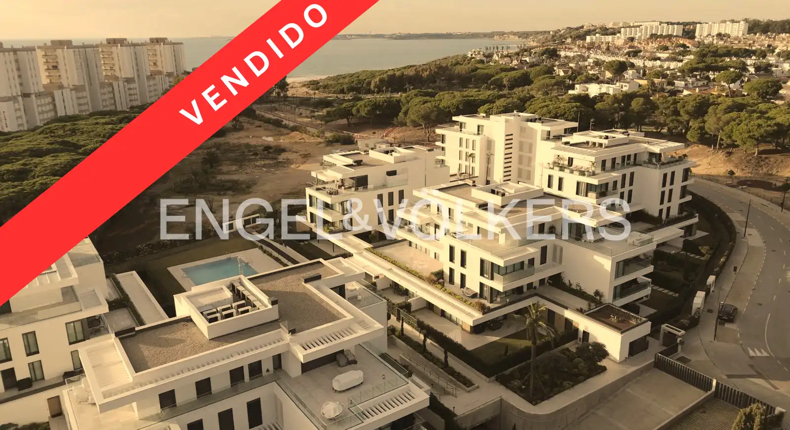 Vista exterior de Pis en venda en El Puerto de Santa María amb Aire condicionat, Calefacció i Jardí privat