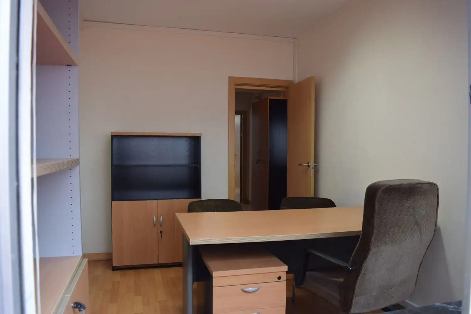Oficina de alquiler en Oviedo  con Calefacción