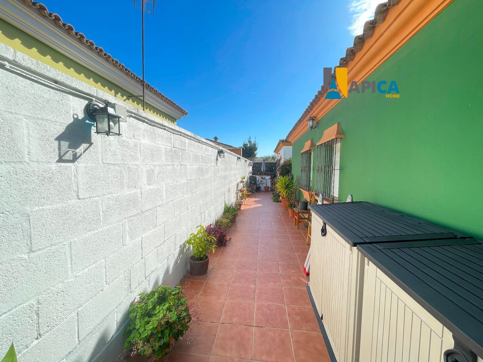 Vista exterior de Casa o chalet en venta en El Puerto de Santa María con Trastero