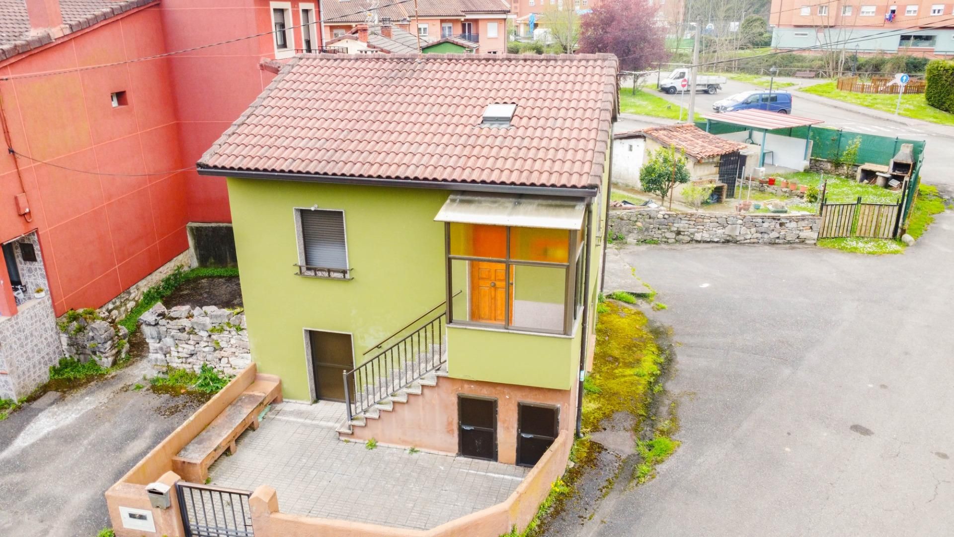 Vista exterior de Finca rústica en venda en Morcín amb Calefacció i Jardí privat