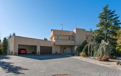 Außenansicht von Haus oder Chalet zum verkauf in  Madrid Capital mit Klimaanlage, Terrasse und Schwimmbad