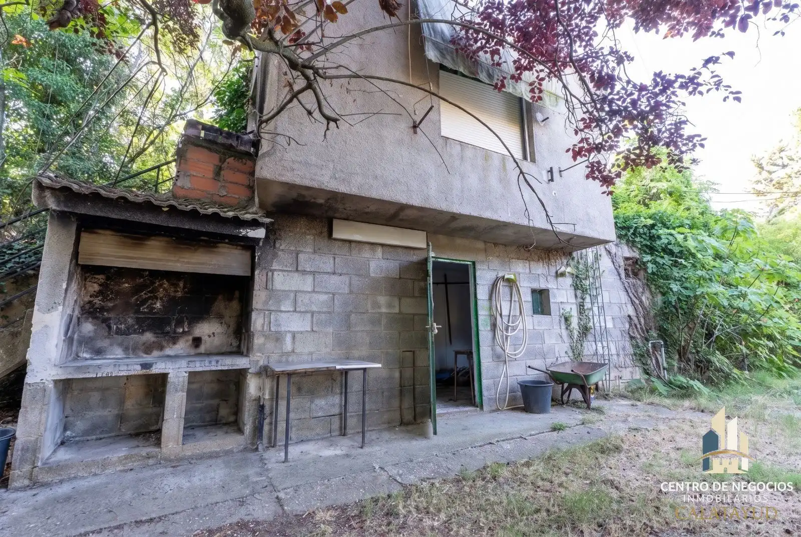Vista exterior de Casa o xalet en venda en Calatayud amb Aire condicionat, Calefacció i Piscina