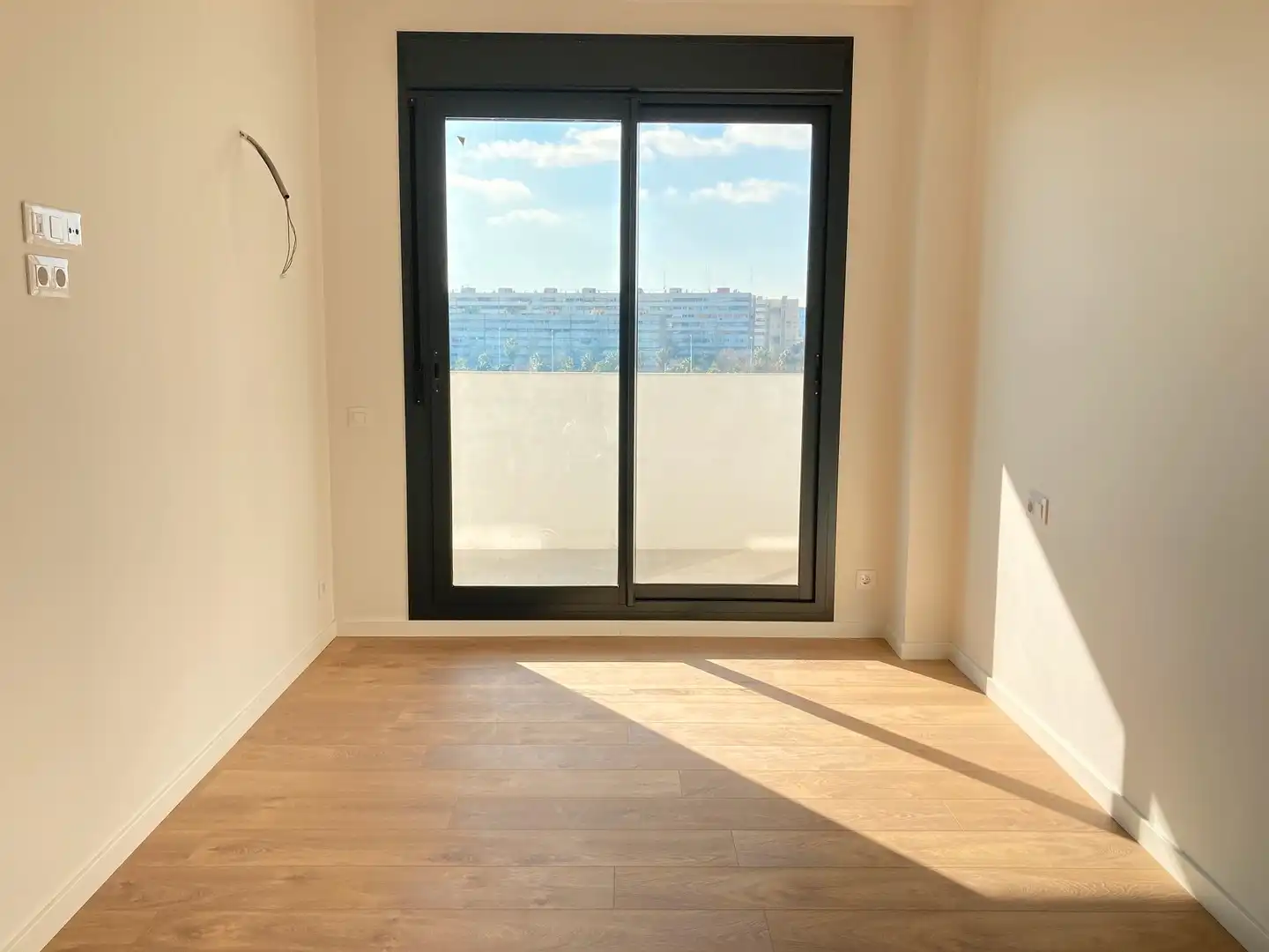 Habitación de Piso de alquiler en Sant Adrià de Besòs con Calefacción, Parquet y Terraza