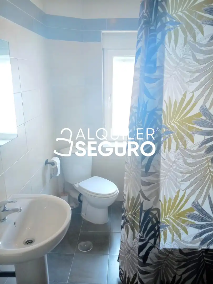 Dachboden zur Miete in Recondo, Campo Grande
