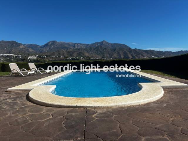 Casa-chalet en Alquiler en Avda Pescia - Ctra de Frigiliana