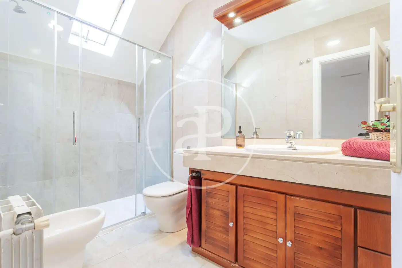 Bathroom of Duplexes for sale in Madrid  with Air Conditioner, Heating and Storage room
