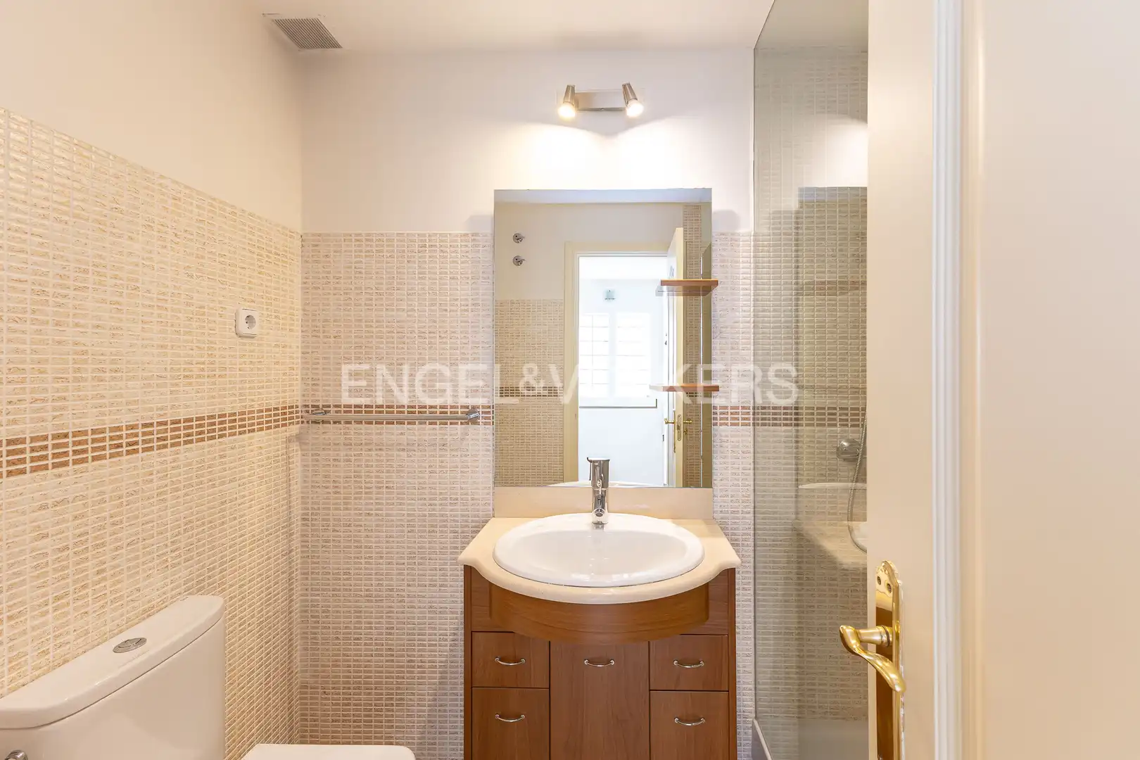 Bathroom of Detached homes for sale in Madrid  with Air Conditioner, Heating and Private garden