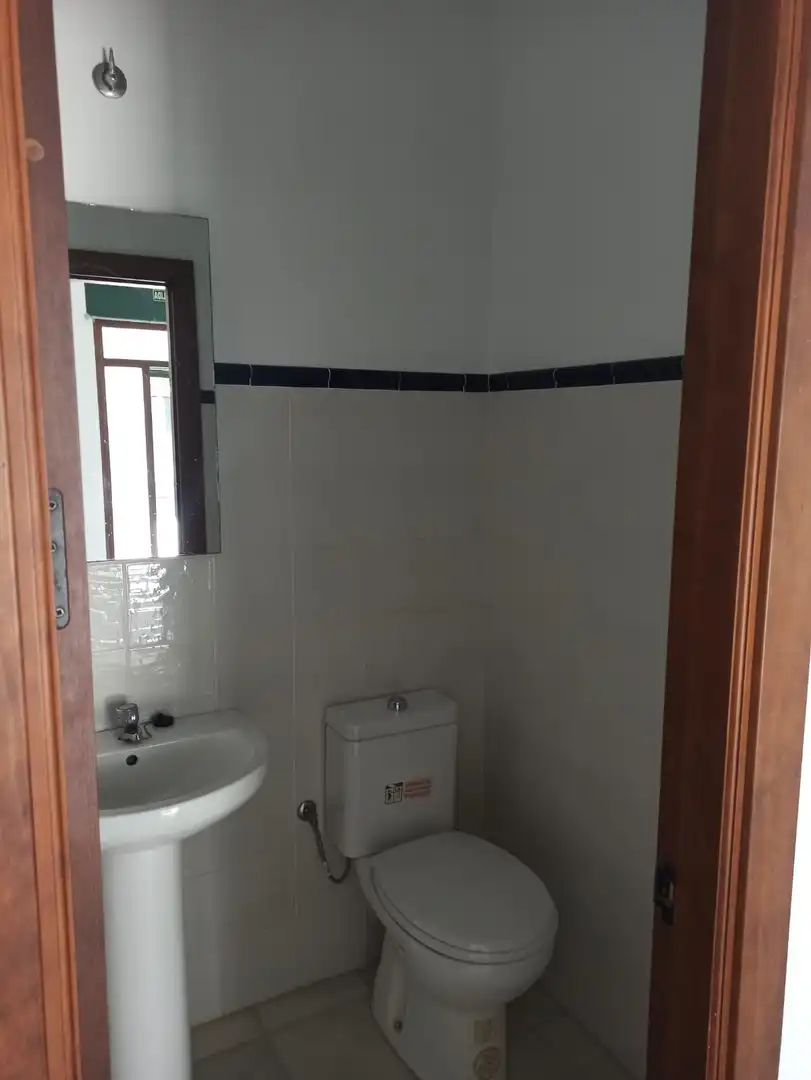Bany de Oficina de lloguer en Puerto Real