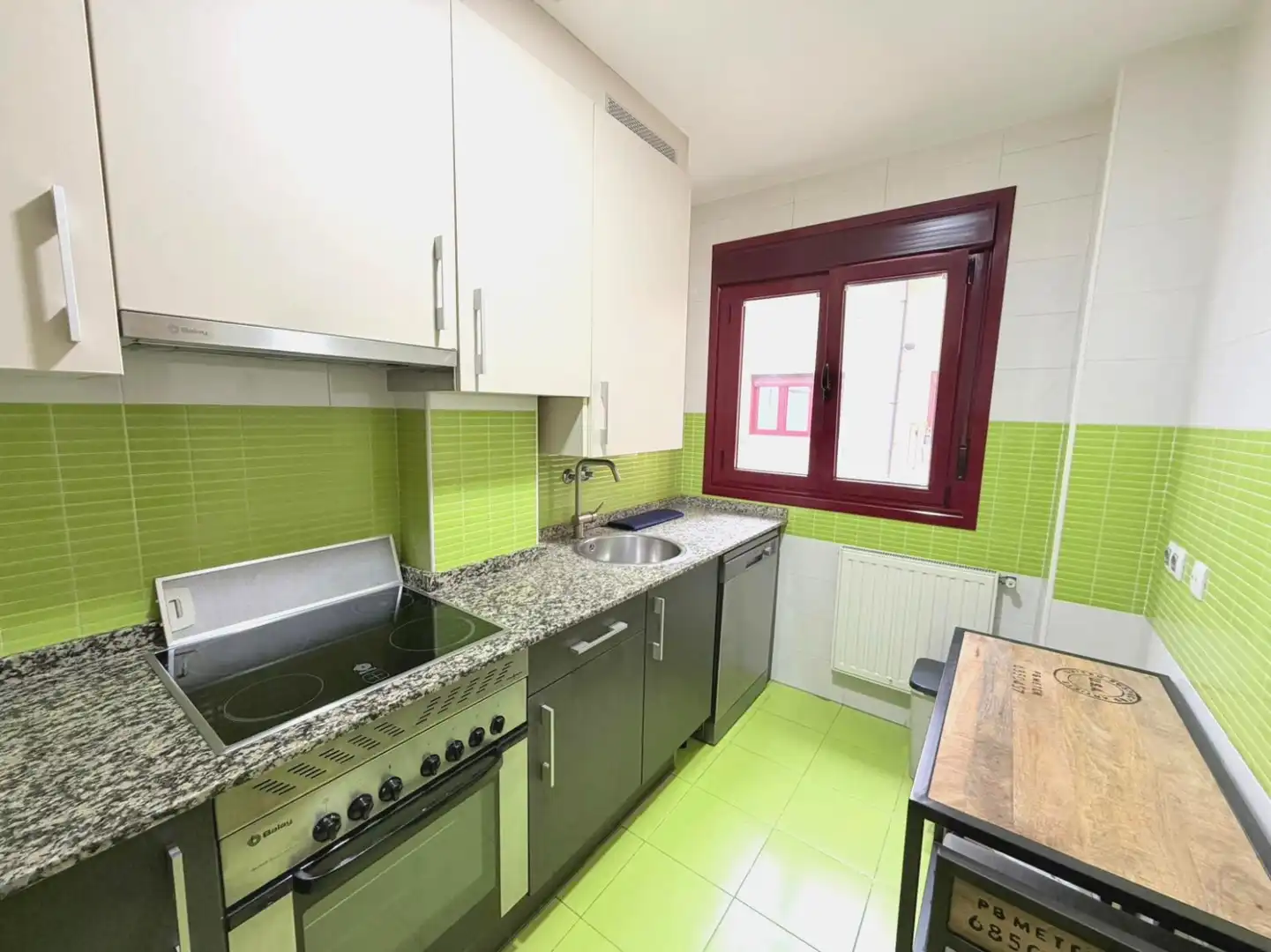 Cocina de Piso en venta en Avilés con Trastero y Amueblado