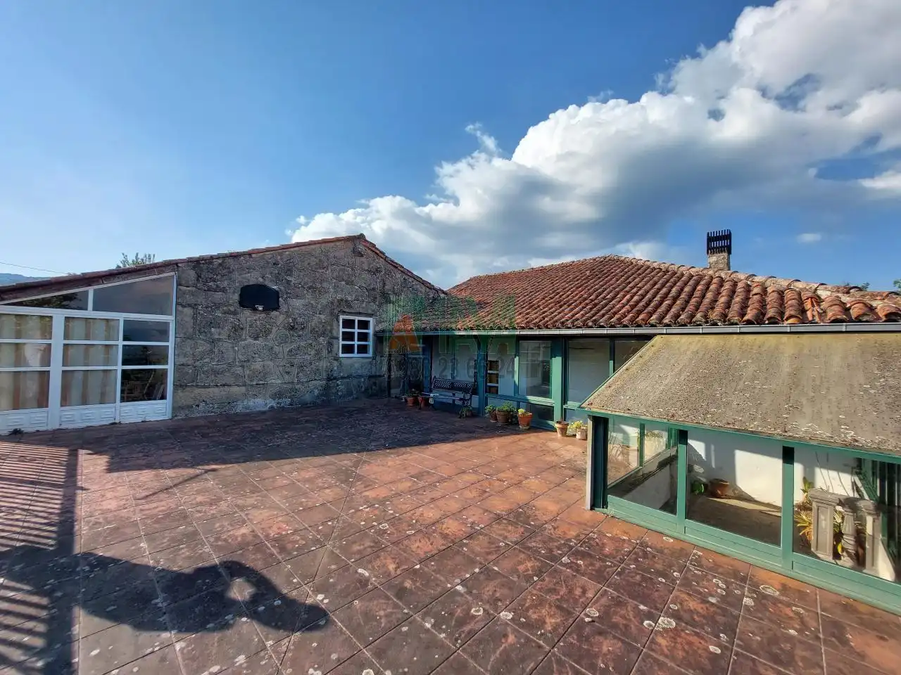 Vista exterior de Casa o xalet en venda en Coles amb Calefacció, Jardí privat i Terrassa