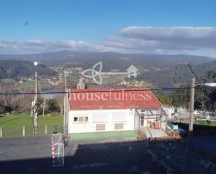 Vista exterior de Casa o xalet en venda en Valdoviño amb Calefacció, Jardí privat i Terrassa