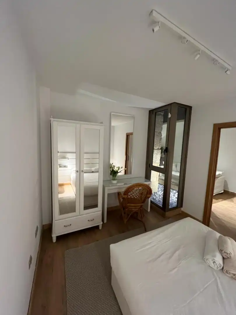 Habitación de Apartamento en venta en Vigo  con Calefacción, Amueblado y Horno