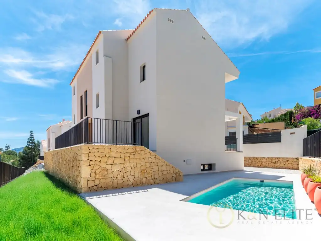 Casa aparellada amb piscina en venda a Urbanizacion Don Mar, imagen 2