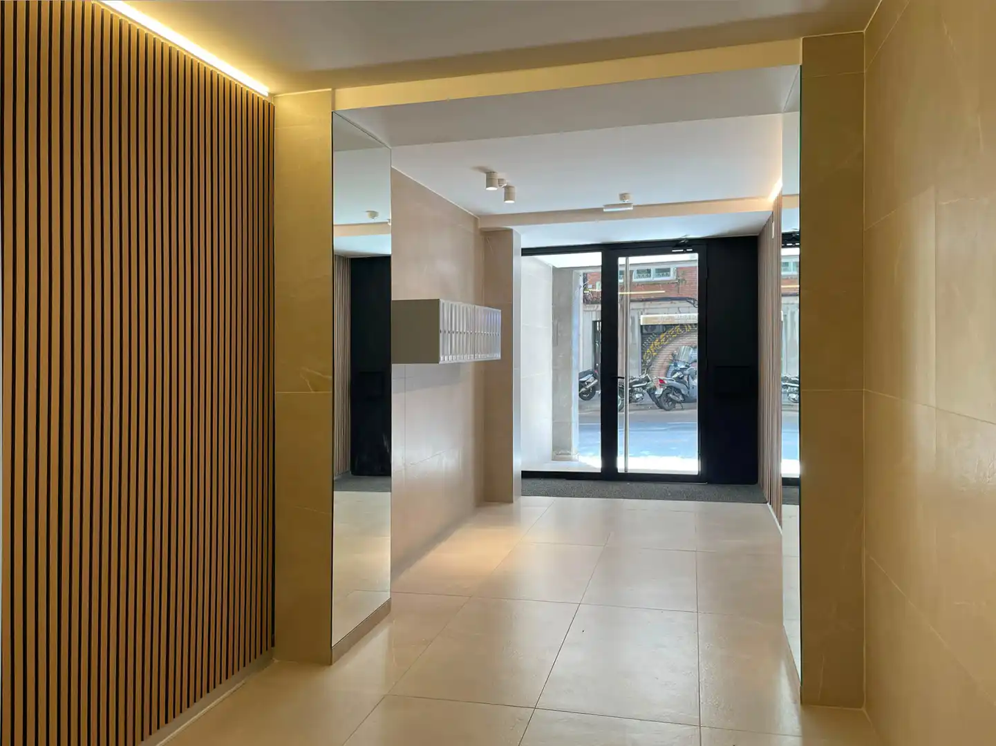 Piso en venta en Barcelona con Balcón