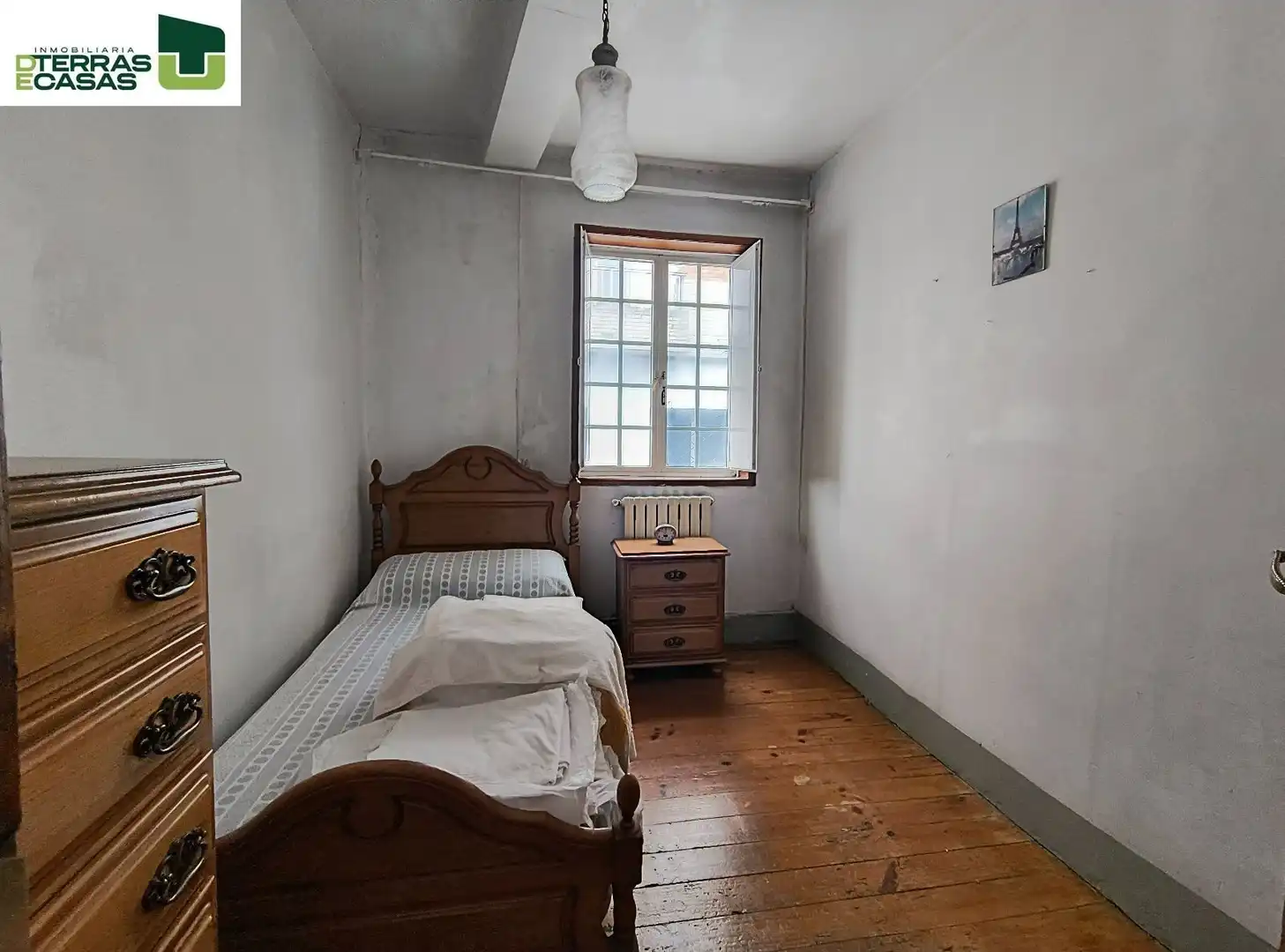 Dormitori de Casa o xalet en venda en Pontevedra Capital  amb Terrassa, Traster i Moblat