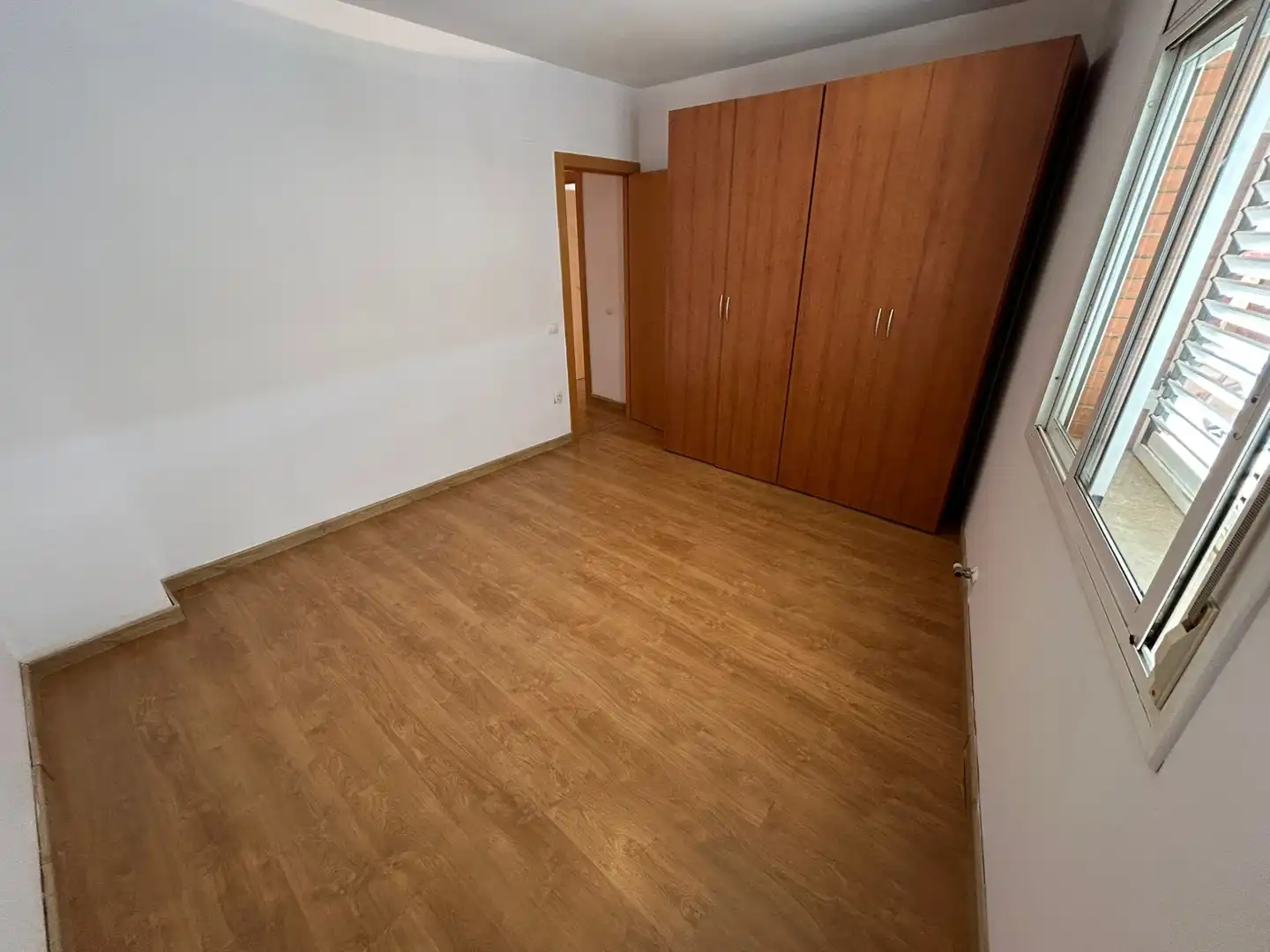Wohnung zum Verkauf in Piera mit Heizung, Ofen und Alarm