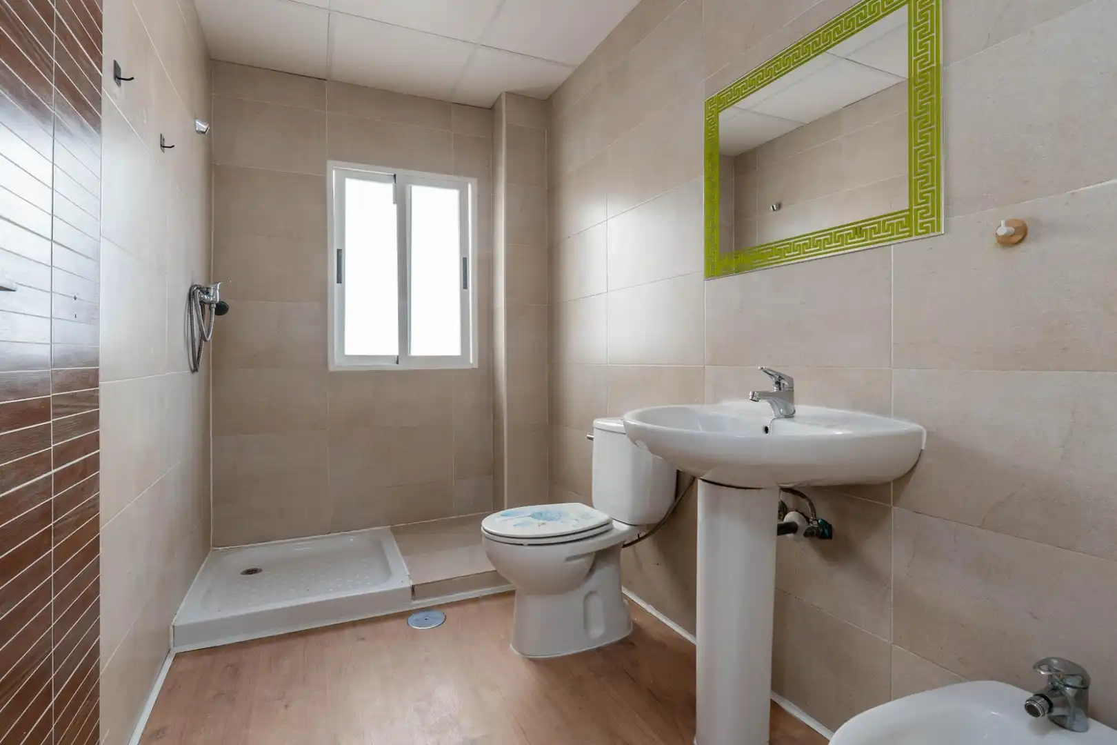 Baño de Piso en venta en Armilla con Balcón