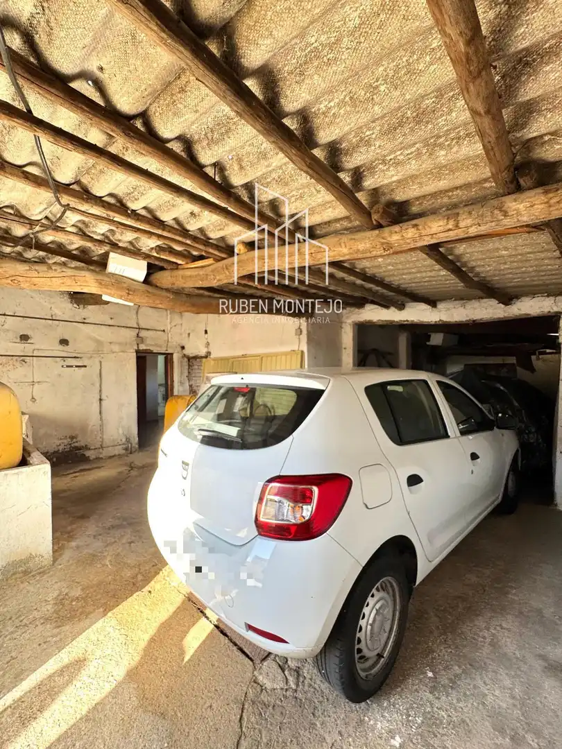Parking de Local en venta en Gomecello con Terraza