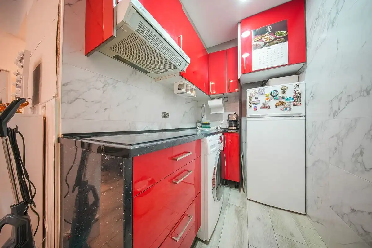 Cuina de Planta baixa en venda en Madrid amb Calefacció