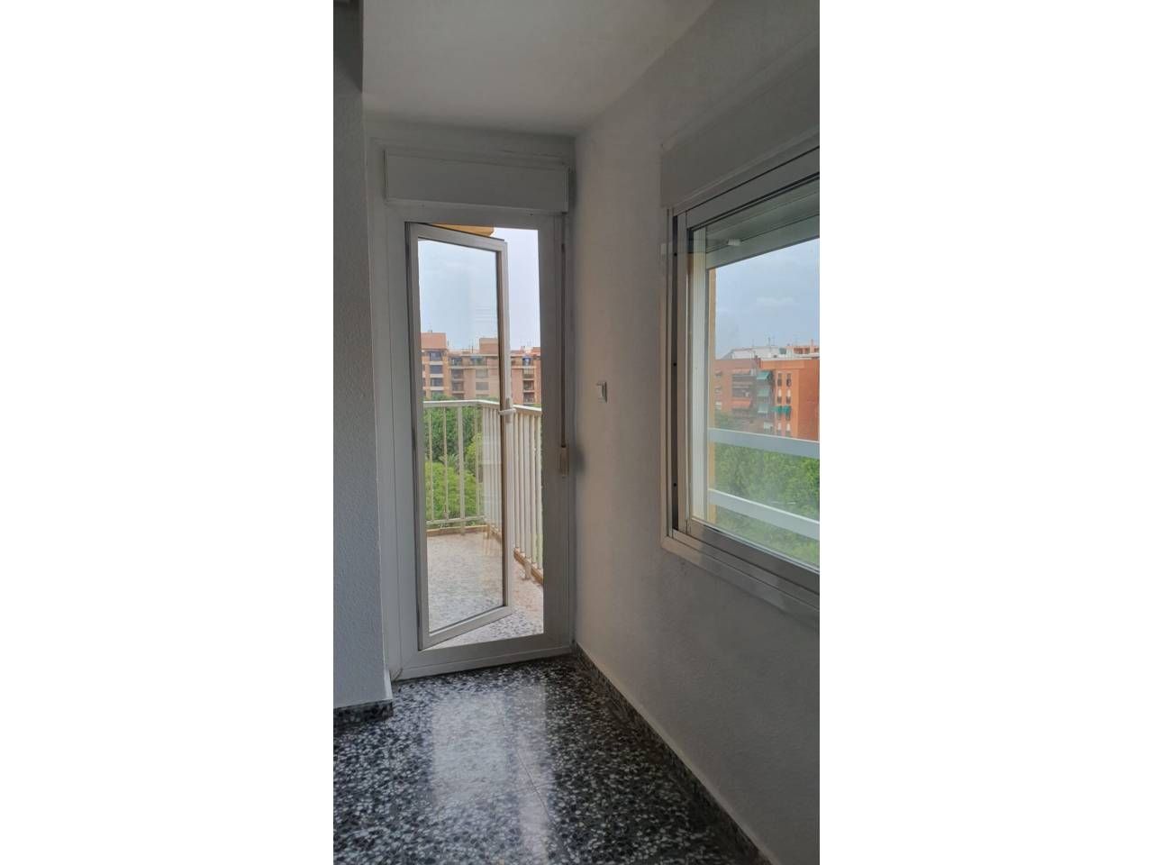 Bedroom of Flat for sale in  Valencia Capital