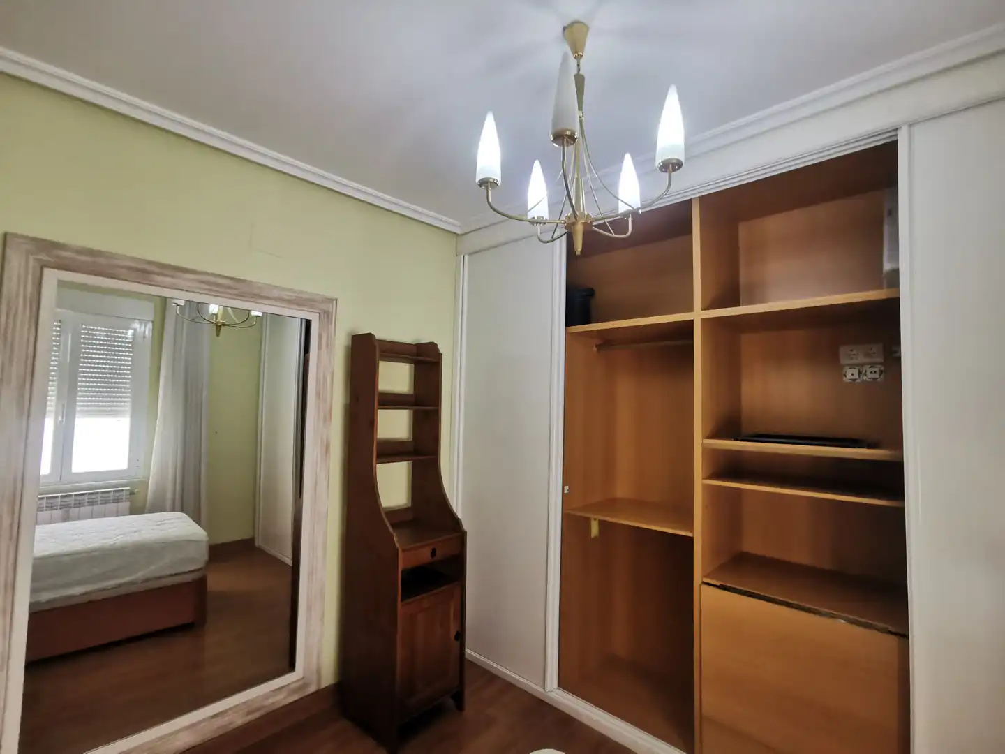 Bedroom of Flat for rent in Salamanca  with Heating, Parquet flooring and Furnished