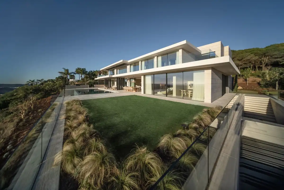 Vista exterior de Casa o chalet en venta en Sotogrande con Aire acondicionado, Jardín privado y Terraza