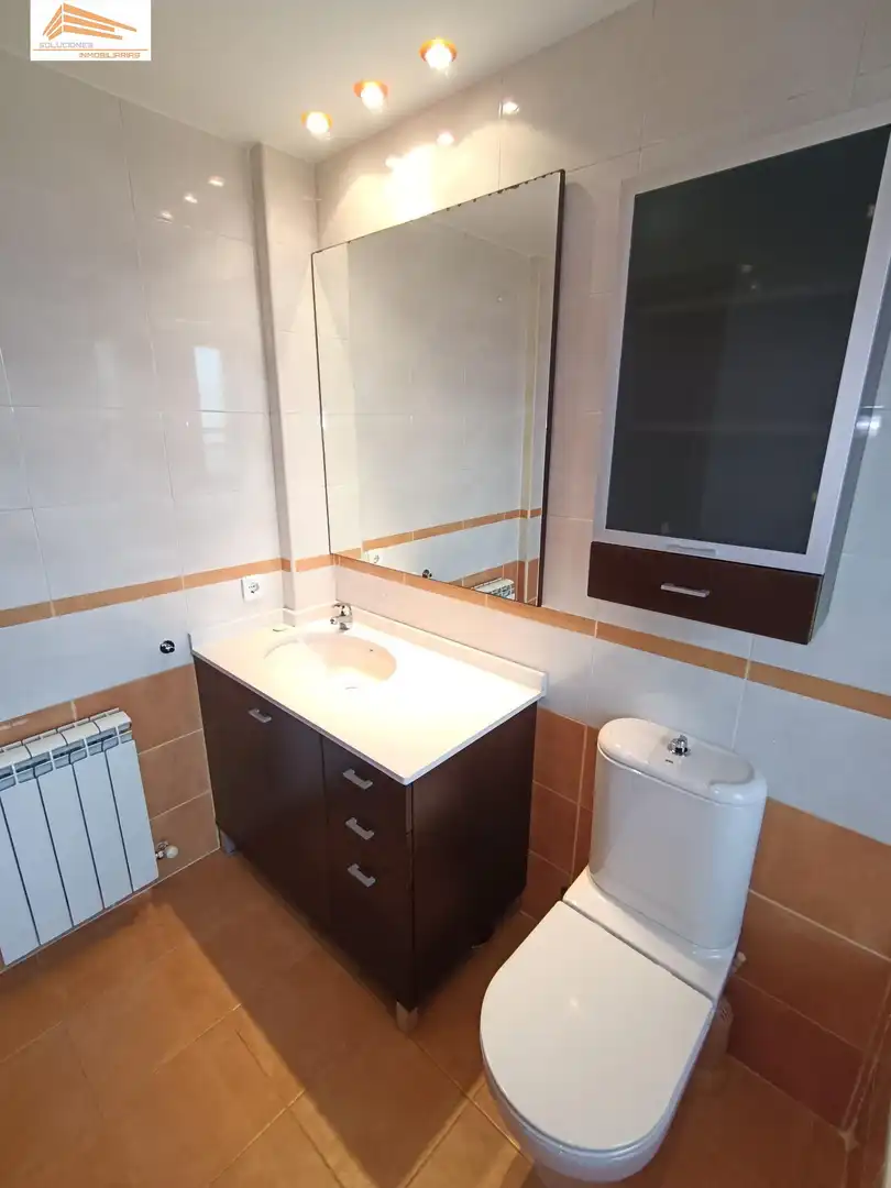 Badezimmer von Wohnung zum Verkauf in Valladolid mit Heizung, Privatgarten und Abstellraum