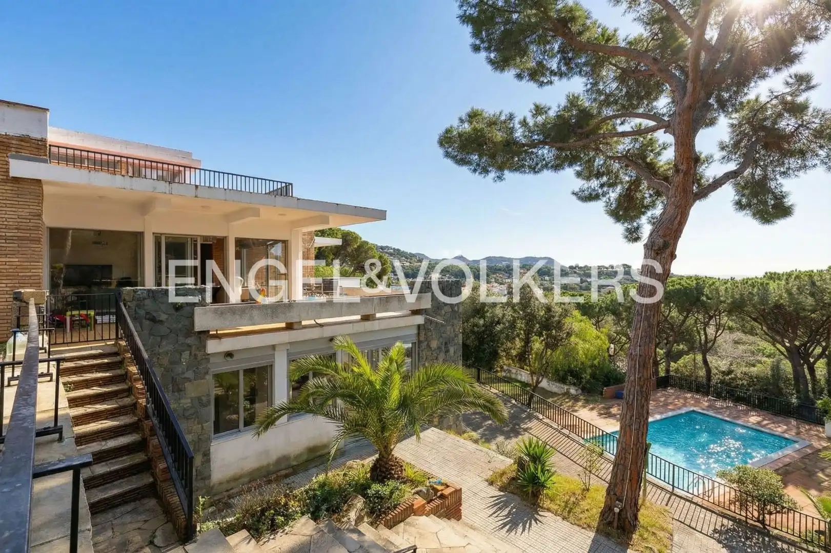 Vista exterior de Casa o chalet en venta en Premià de Dalt con Aire acondicionado, Calefacción y Jardín privado