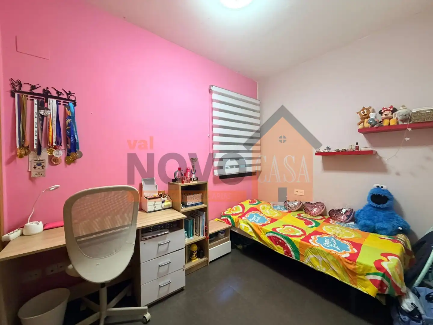Bedroom of Flat for sale in Silla  with Air Conditioner and Heating