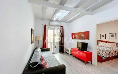 Living room of Flat for sale in  Barcelona Capital  with Air Conditioner, Parquet flooring and Balcony