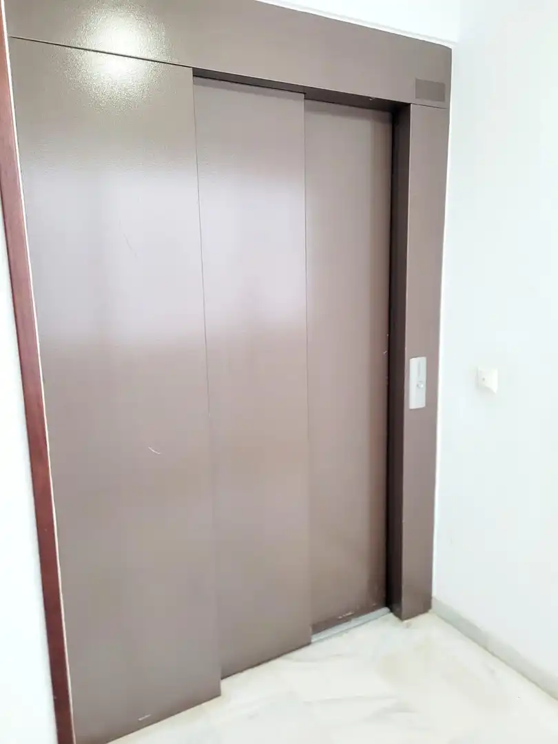 Piso con ascensor en venta en Núcleo urbano, imagen 5