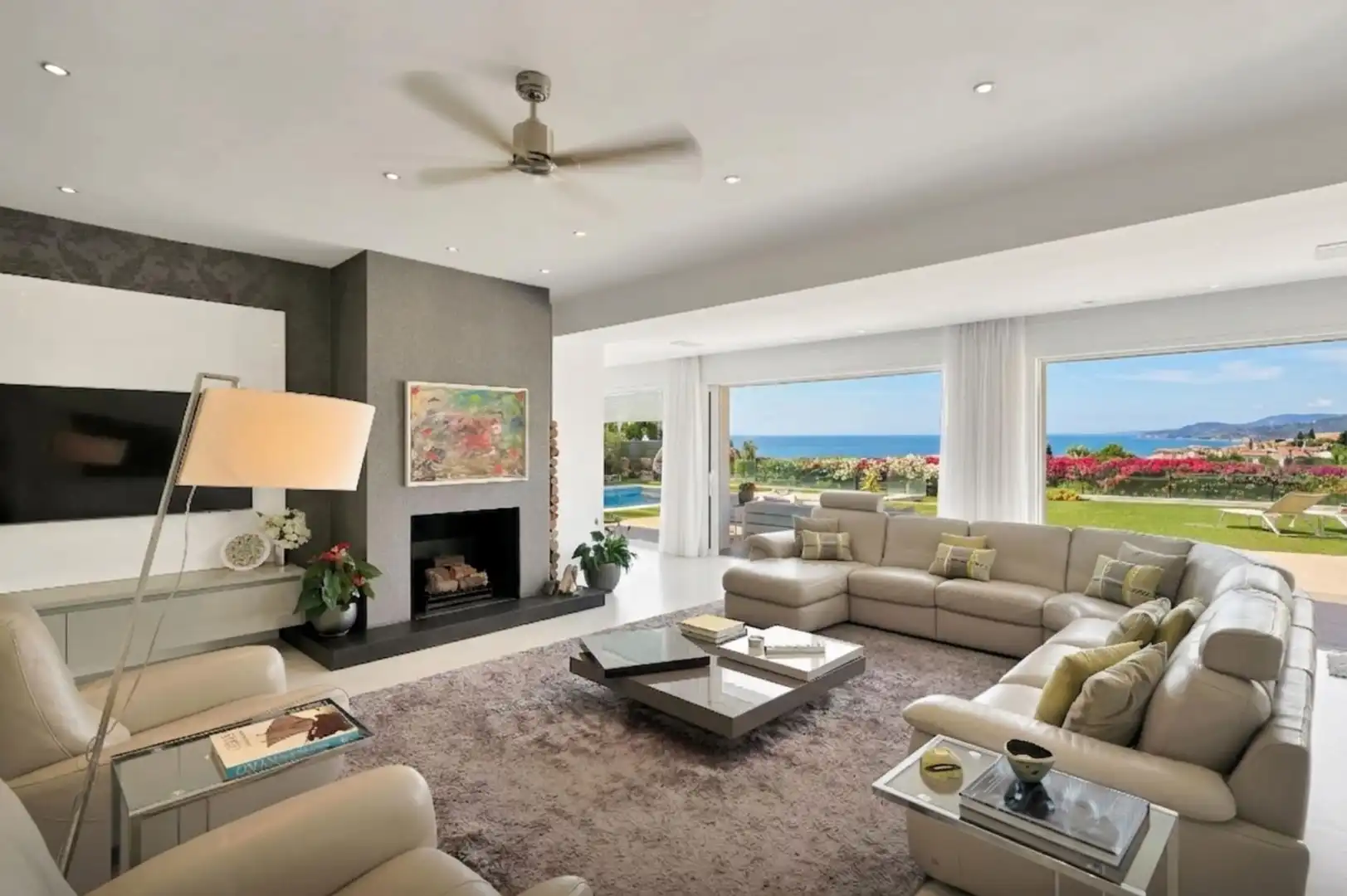 Sala de estar de Casa o chalet en venta en Marbella con Calefacción, Jardín privado y Terraza