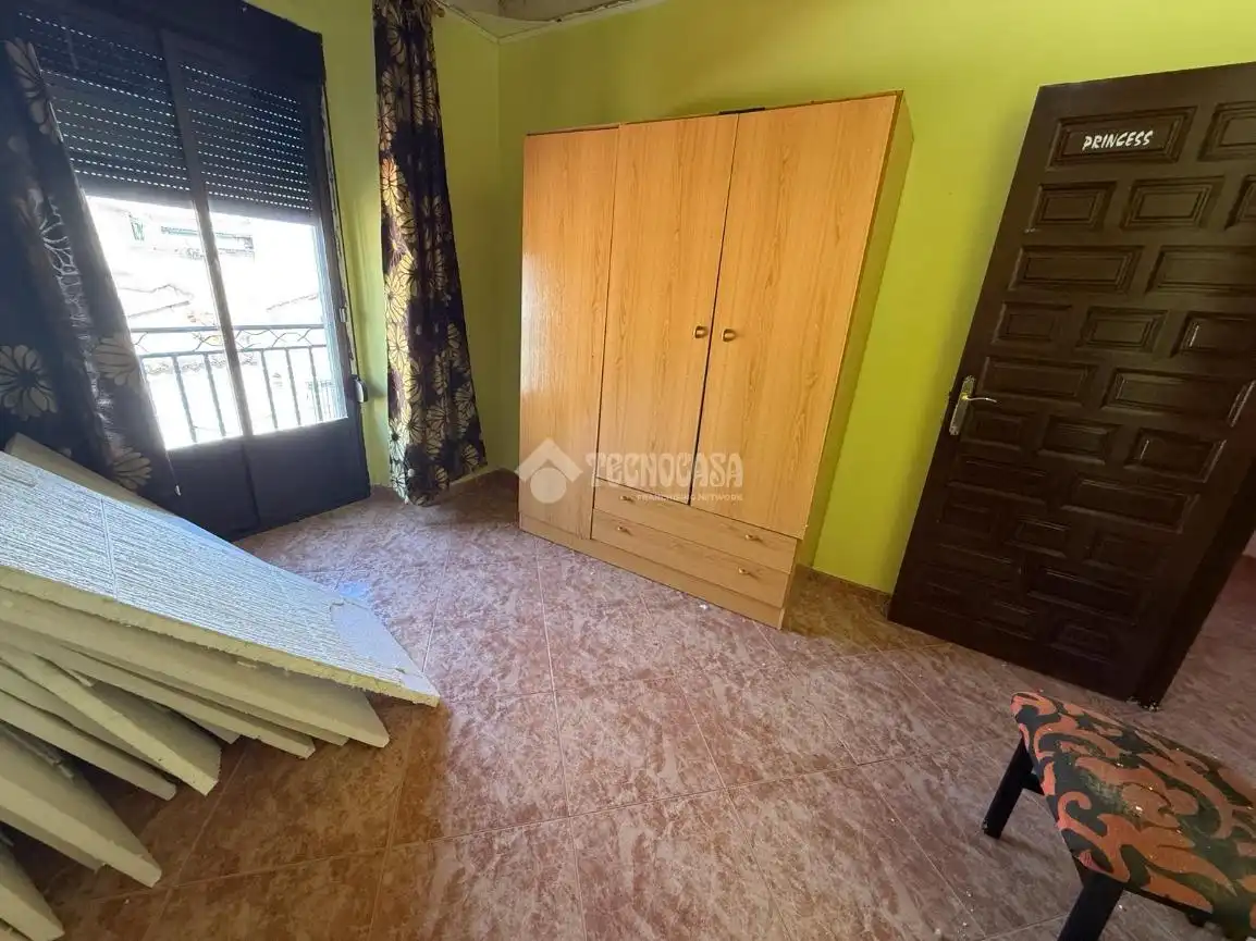 Dormitori de Casa adosada en venda en La Carolina amb Alarma