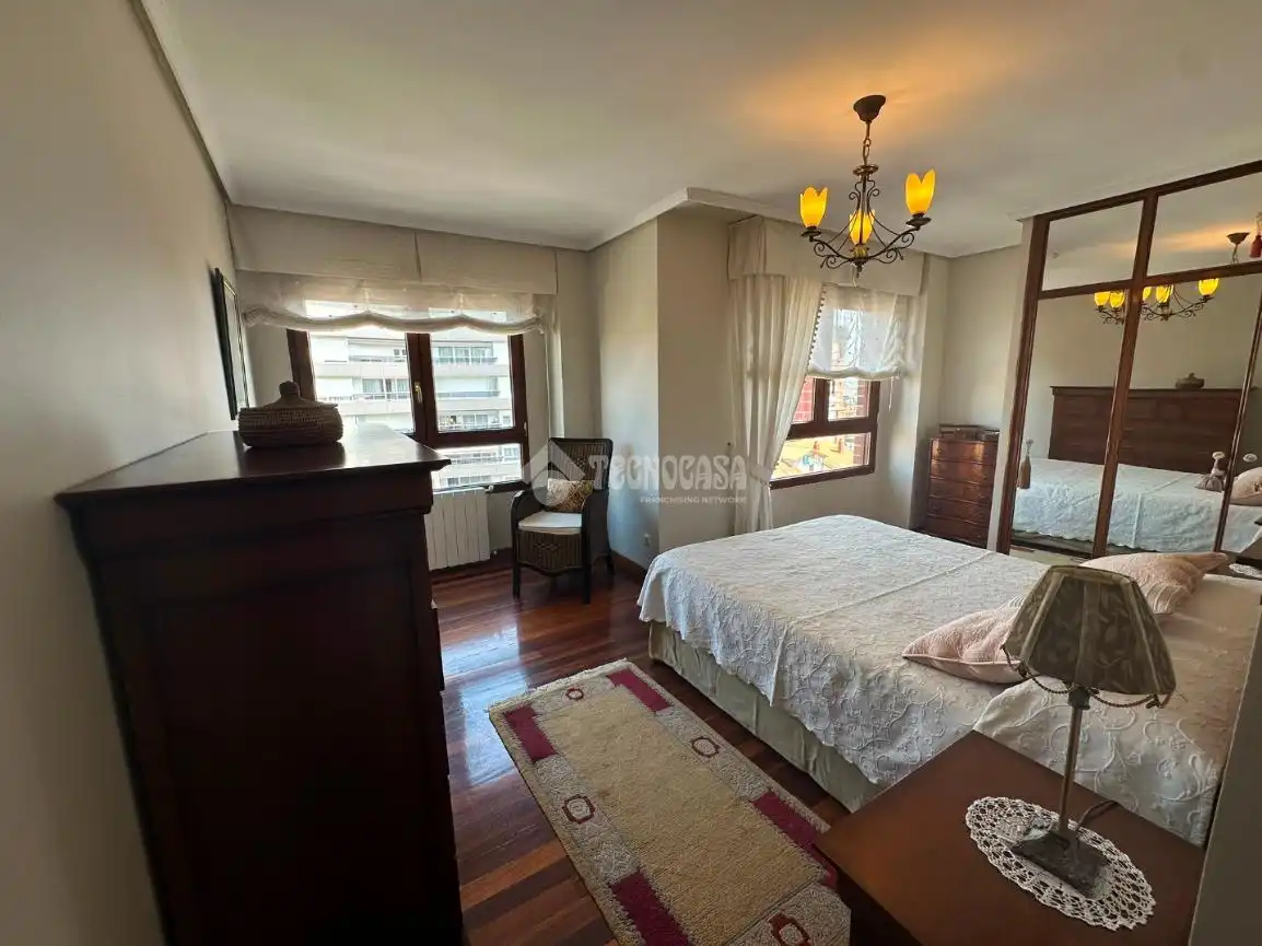 Bedroom of Flat for rent in Santander  with Heating