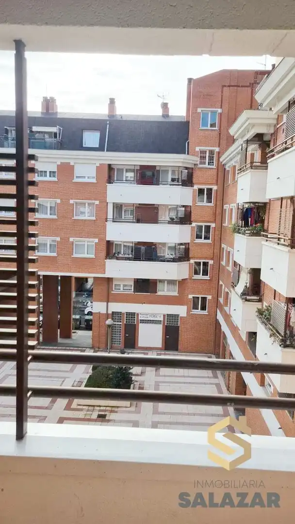 Exterior view of Flat for rent in Bilbao   with Heating and Balcony
