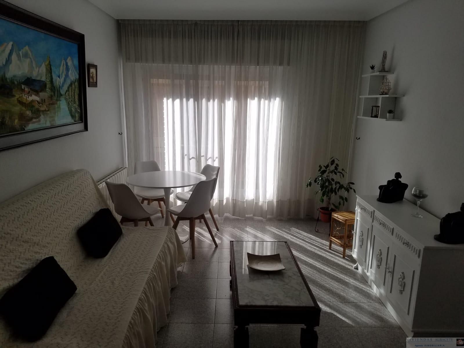 Living room of Flat to rent in  Albacete Capital  with Air Conditioner, Heating and Furnished