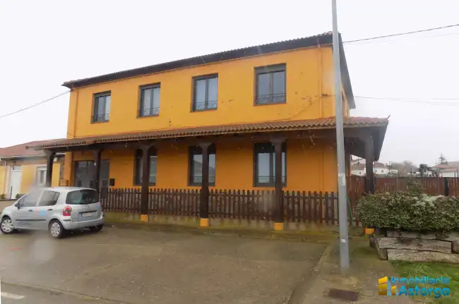 Vista exterior de Casa o chalet en venta en Villaobispo de Otero con Jardín privado y Parquet