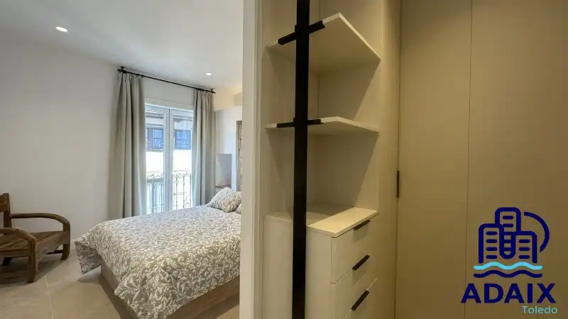 Bedroom of Flat for rent in Toledo  with Air Conditioner, Heating and Furnished