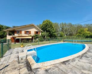 Swimming pool of House or chalet for sale in Condado de Treviño  with Private garden, Terrace and Swimming Pool