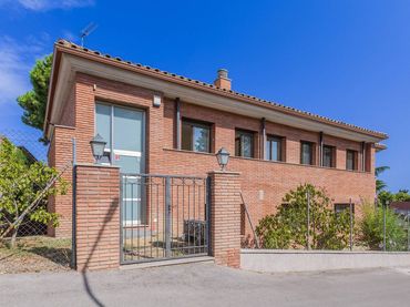 Casa con giardino in vendita a Via Europa - Parc Central