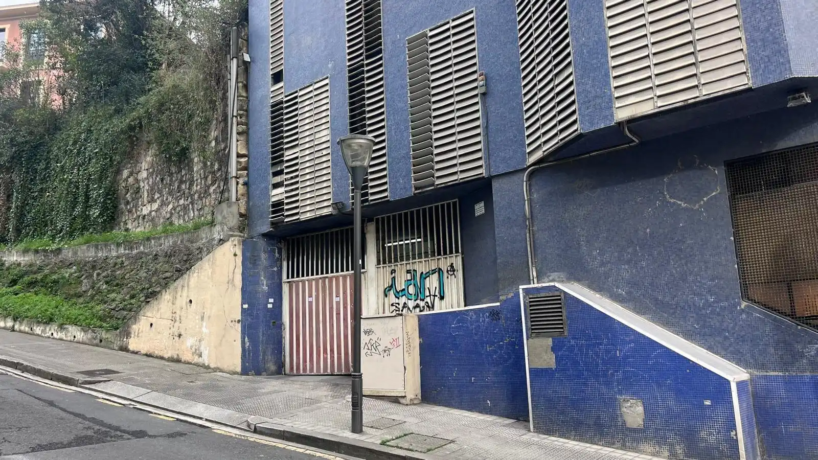 Vista exterior de Oficina en venda en Bilbao  amb Aire condicionat