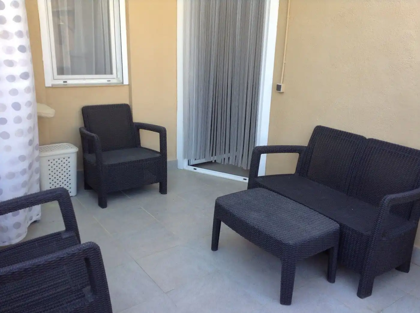 Flat with terrace to rent in Carrer de la Trinitat