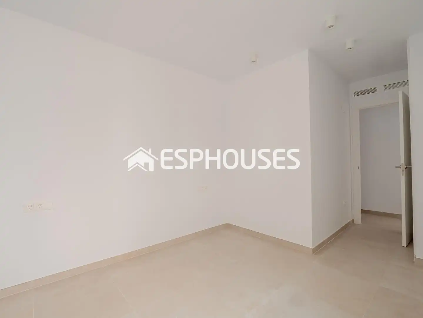 Habitación de Piso en venta en Alicante / Alacant con Trastero, Balcón y Piscina comunitaria