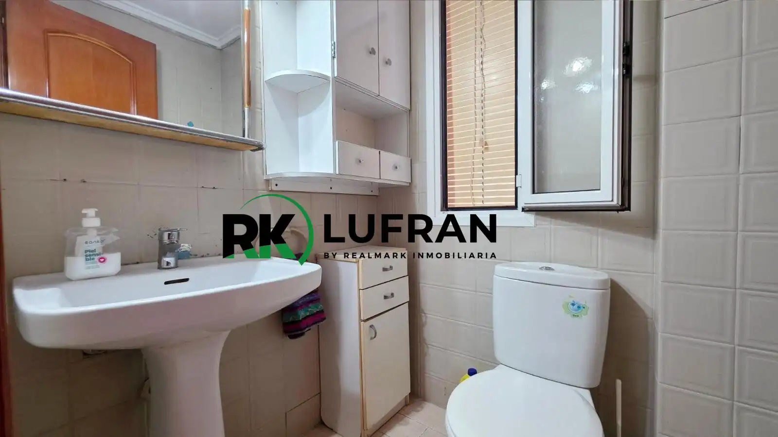 Bathroom of Flat for sale in Alicante / Alacant  with Terrace, Furnished and Balcony