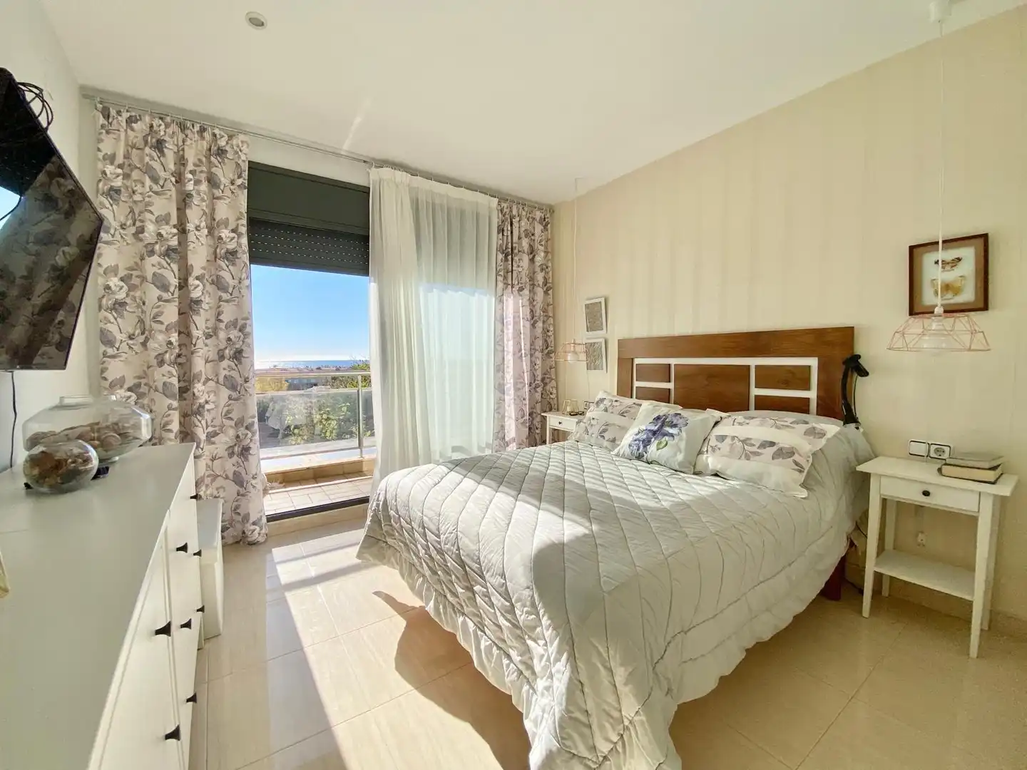 Schlafzimmer von Einfamilien-Reihenhaus zum Verkauf in El Vendrell mit Klimaanlage, Heizung und Terrasse