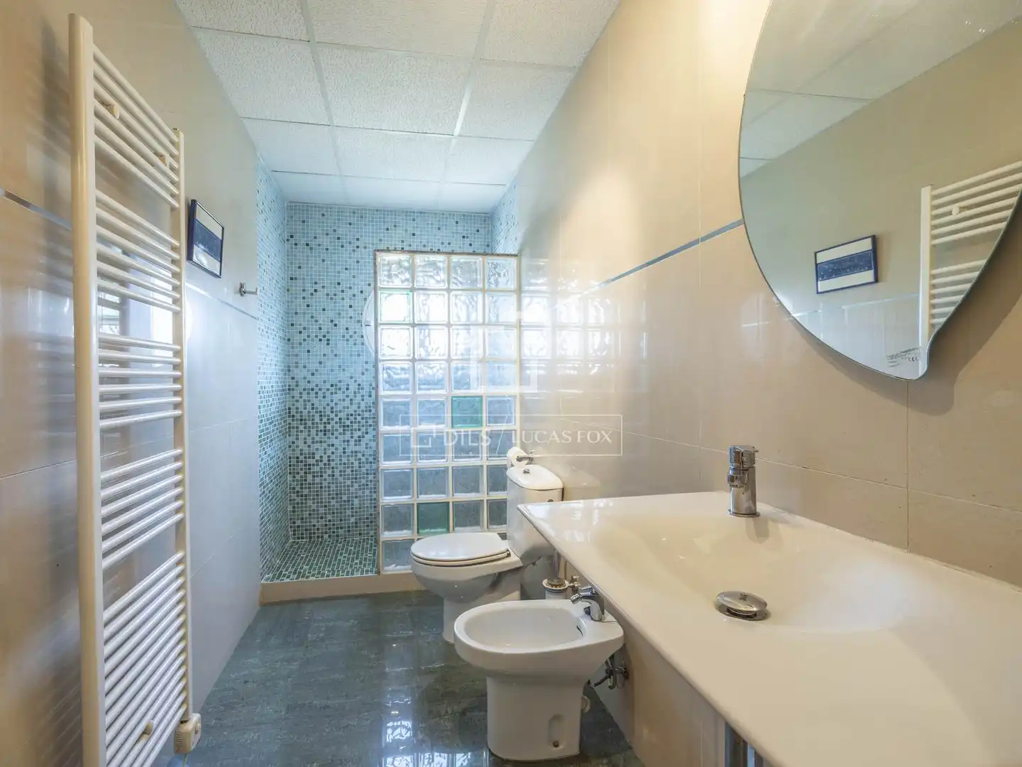 Bathroom of Houses for sale in La Pobla de Vallbona  with Air Conditioner, Heating and Private garden