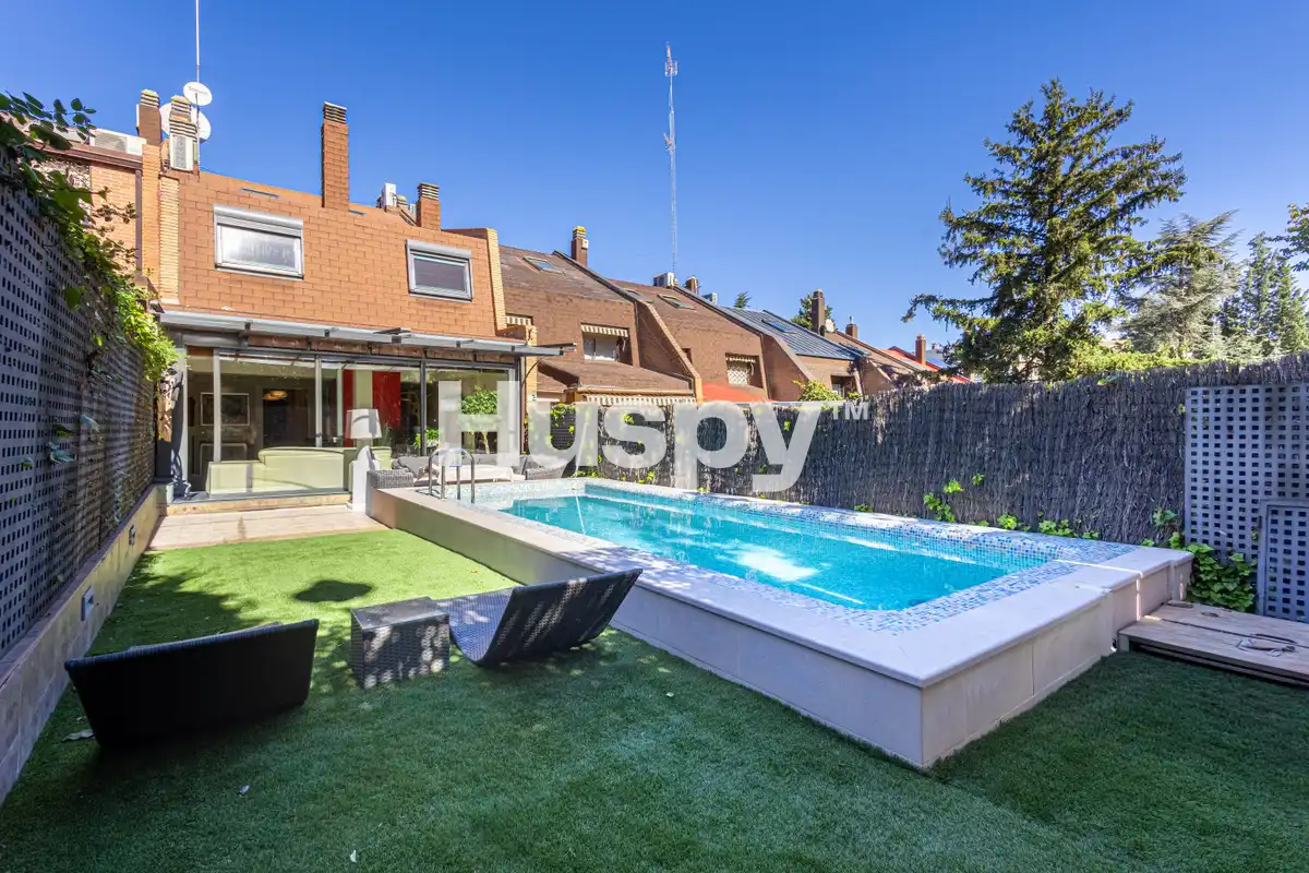 Terraced house with terrace for sale in El Soto de la Moraleja