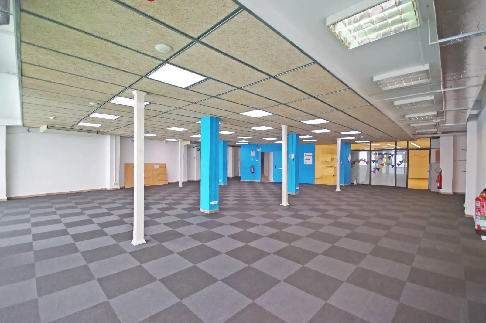 Business premises for sale in Calle Pallars 73, imagen 16